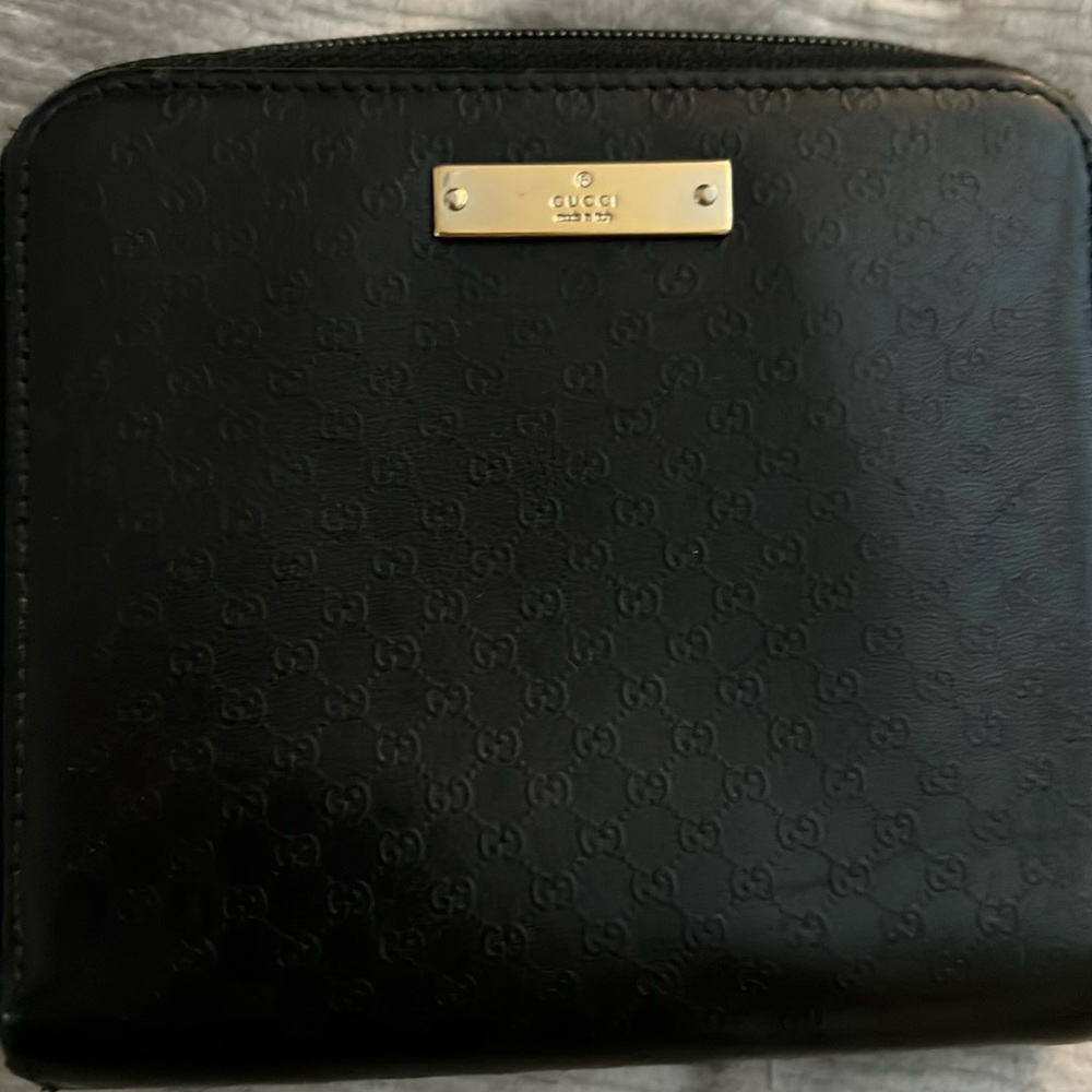 Authentic women’s Gucci wallet